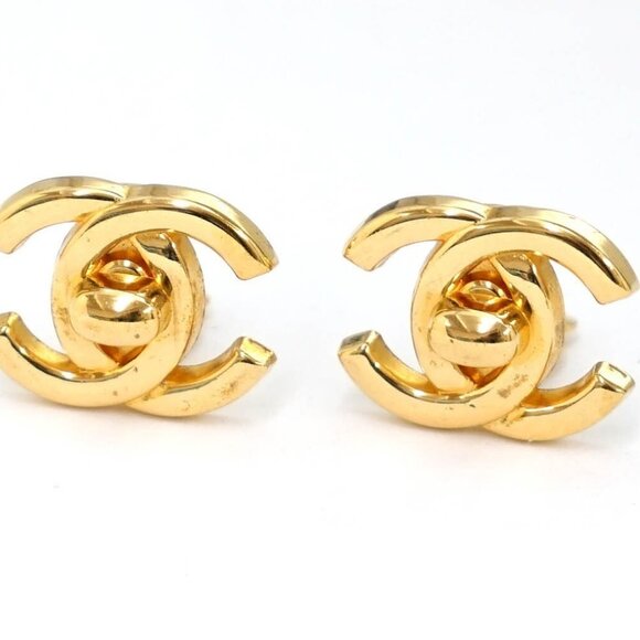 CHANEL CC logos Turnlock Clip-On Earrings Gold Tone 96A Auth w/Box #00109-4 - Picture 2 of 6